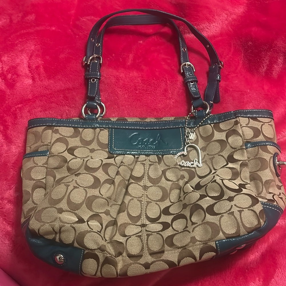 Coach‎ Signature F14281 Pleated East West Gallery Shoulder Bag